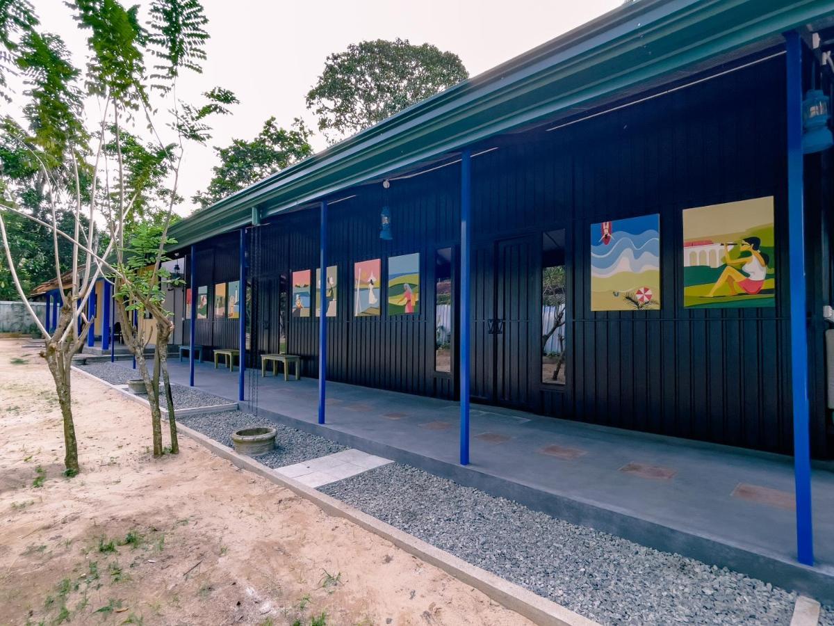 Lost & Found Hostel ウェリガマ エクステリア 写真