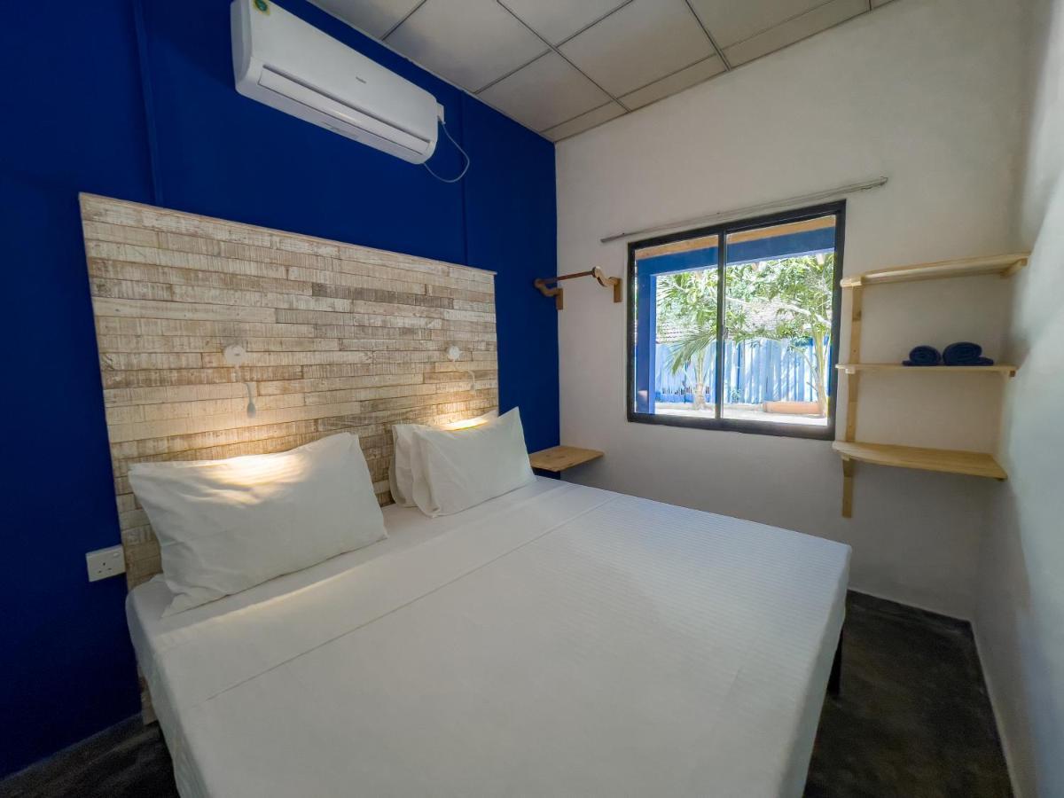 Lost & Found Hostel ウェリガマ エクステリア 写真