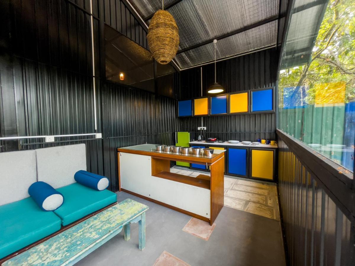 Lost & Found Hostel ウェリガマ エクステリア 写真